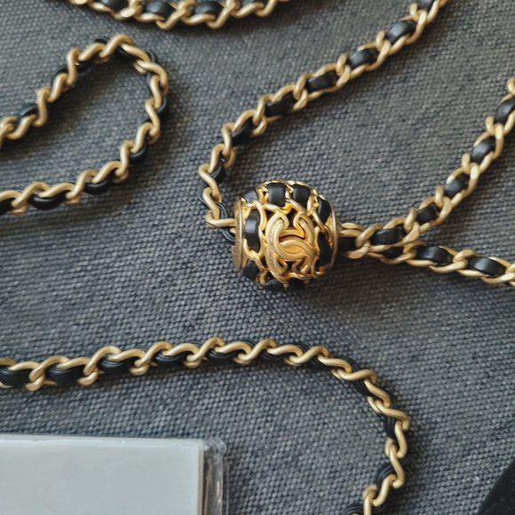 Chanel Mini Square Pearl Crush Crossbody Bag - Picture 8 of 10